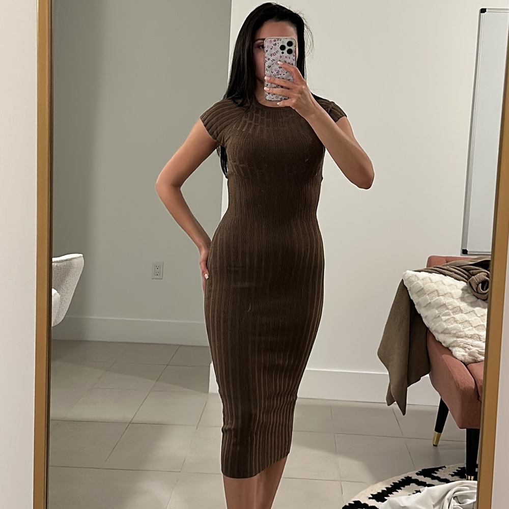 Bodycon Midi Dress 🥰 Fabric is warm 😍